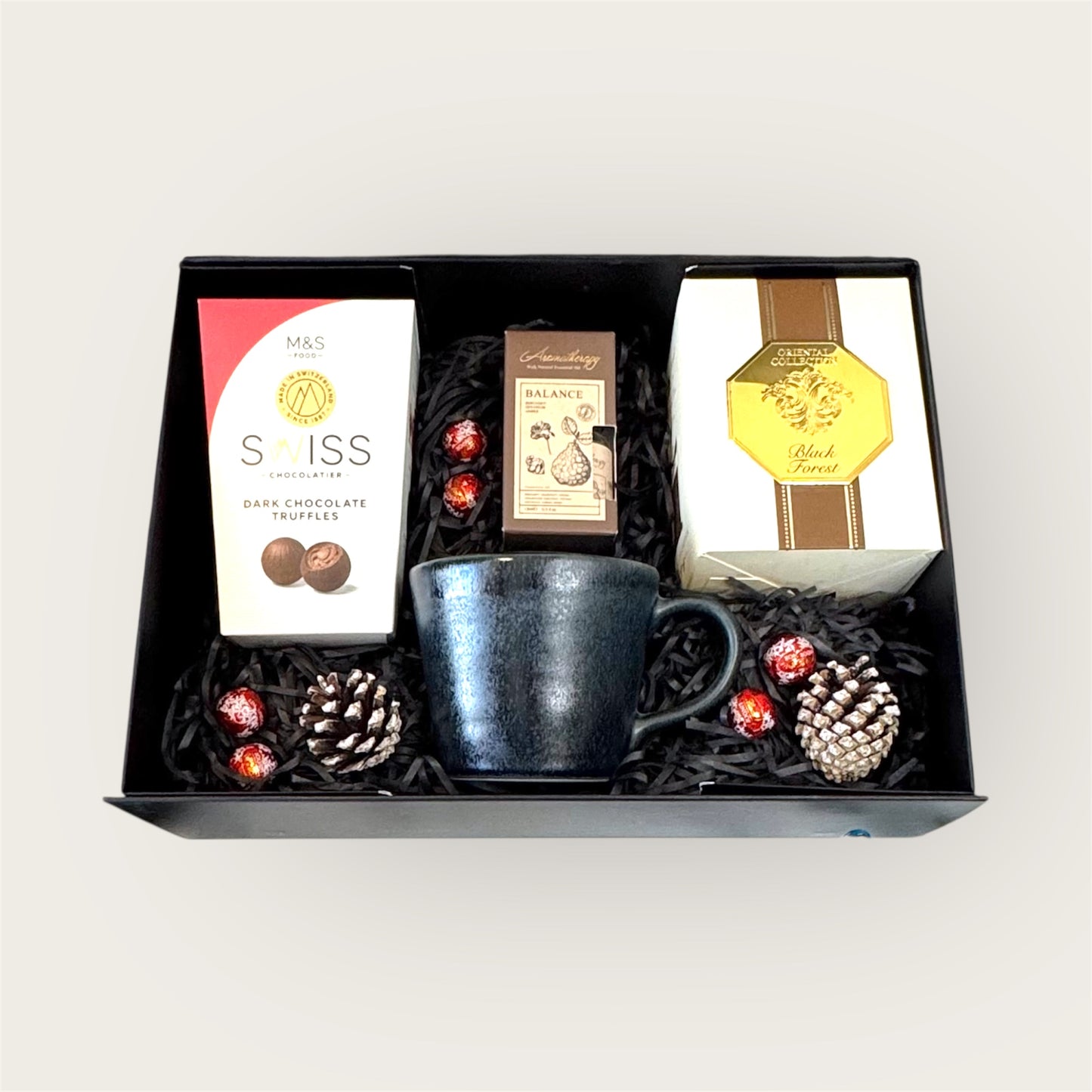 Winter Glow Gift Box – Luxury Christmas Gift UAE