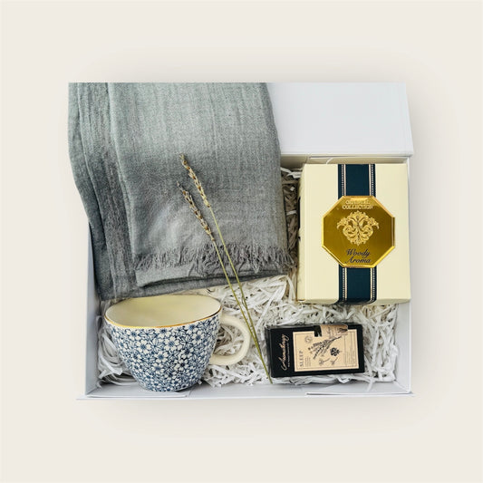 Whisper & Warmth – Cozy Luxe Gift Box