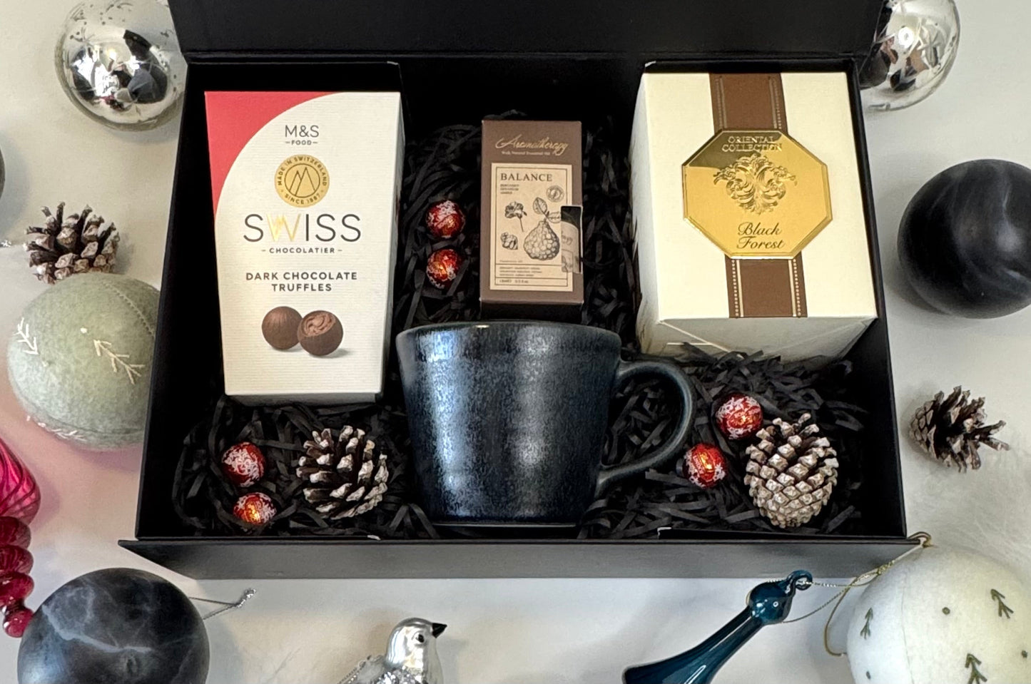 Winter Glow Gift Box – Luxury Christmas Gift UAE